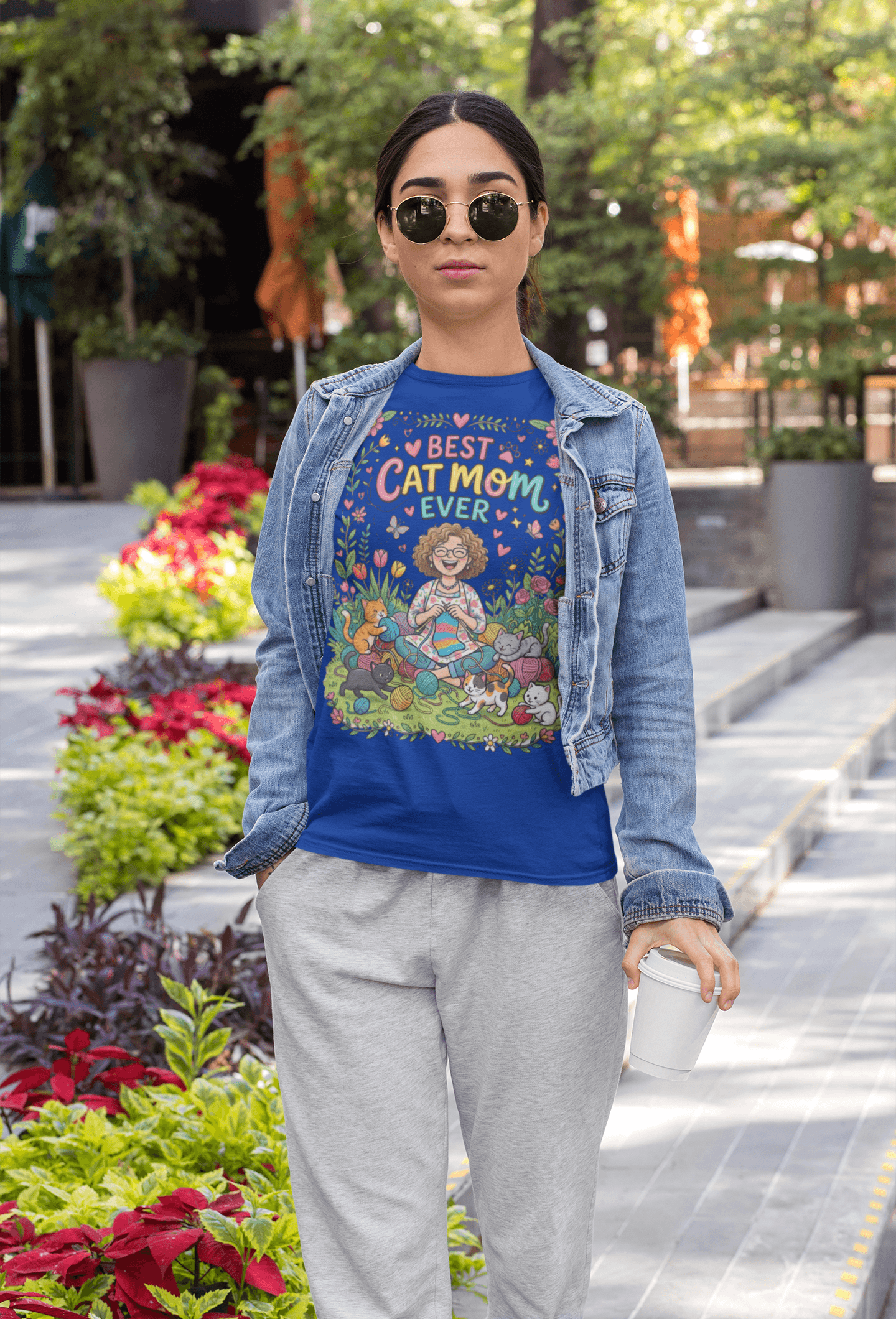 Best Cat Mom Ever T-Shirt – Cute Floral Cat Lover Tee